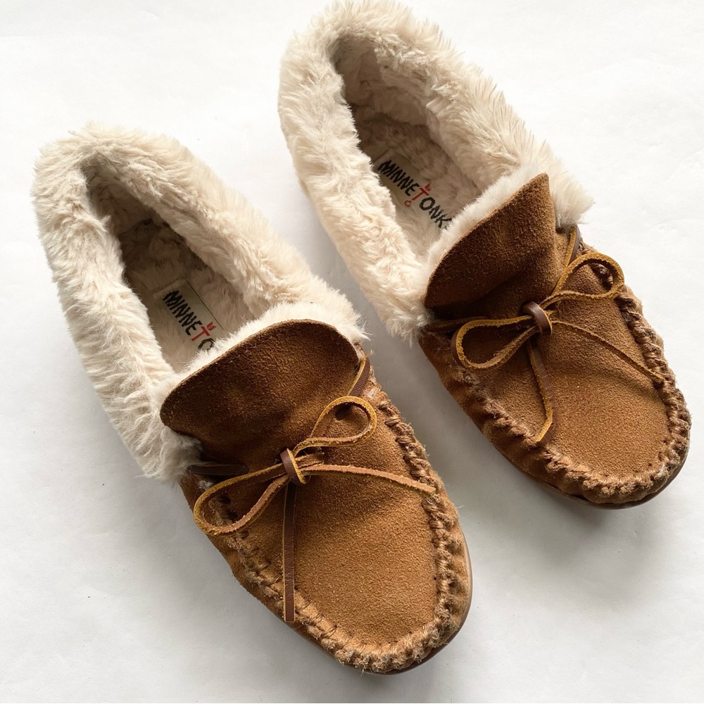 Minnetonka Camp Collar Moccasin Slipper in Cognac